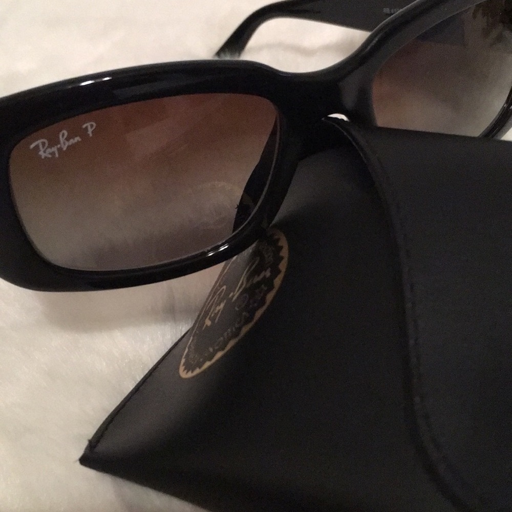 🕶Ray-Ban®Súper Sexy Black Sunglasses 🕶